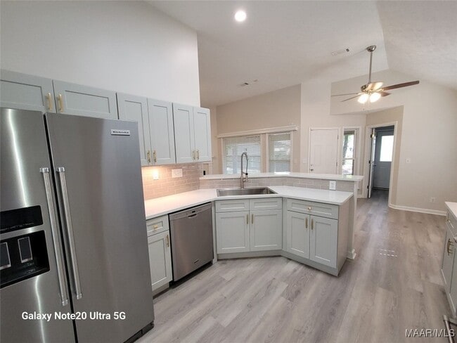 Building Photo - 6404 Deerwood Pl