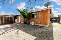 Building Photo - Recently Remodeled Gem! Steps Away from U of A Main Campus!