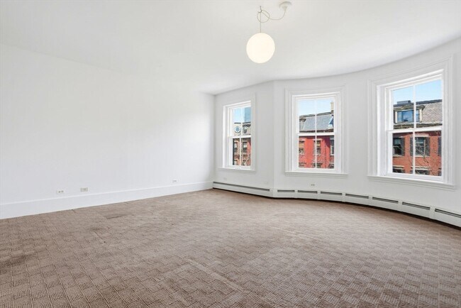 Building Photo - 150 W Concord St