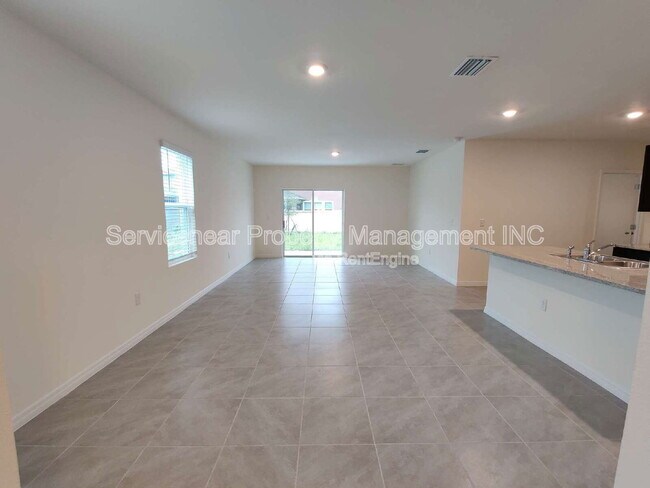 Building Photo - 32614 Canyonlands Dr