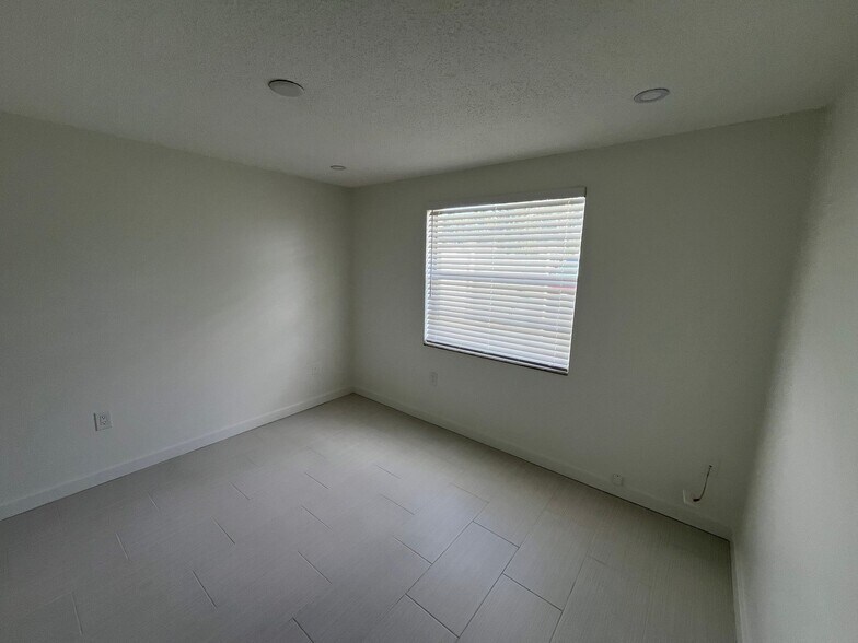 Building Photo - 1511 Suponic Ave