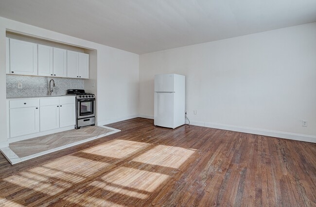 Building Photo - 22 Cottage St