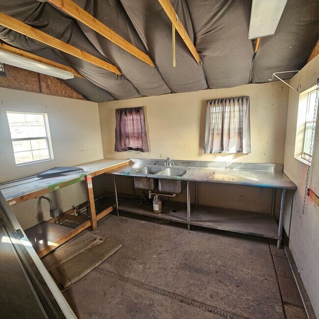 Building Photo - 3 Bedroom 2 Bath SFR Peoria AZ