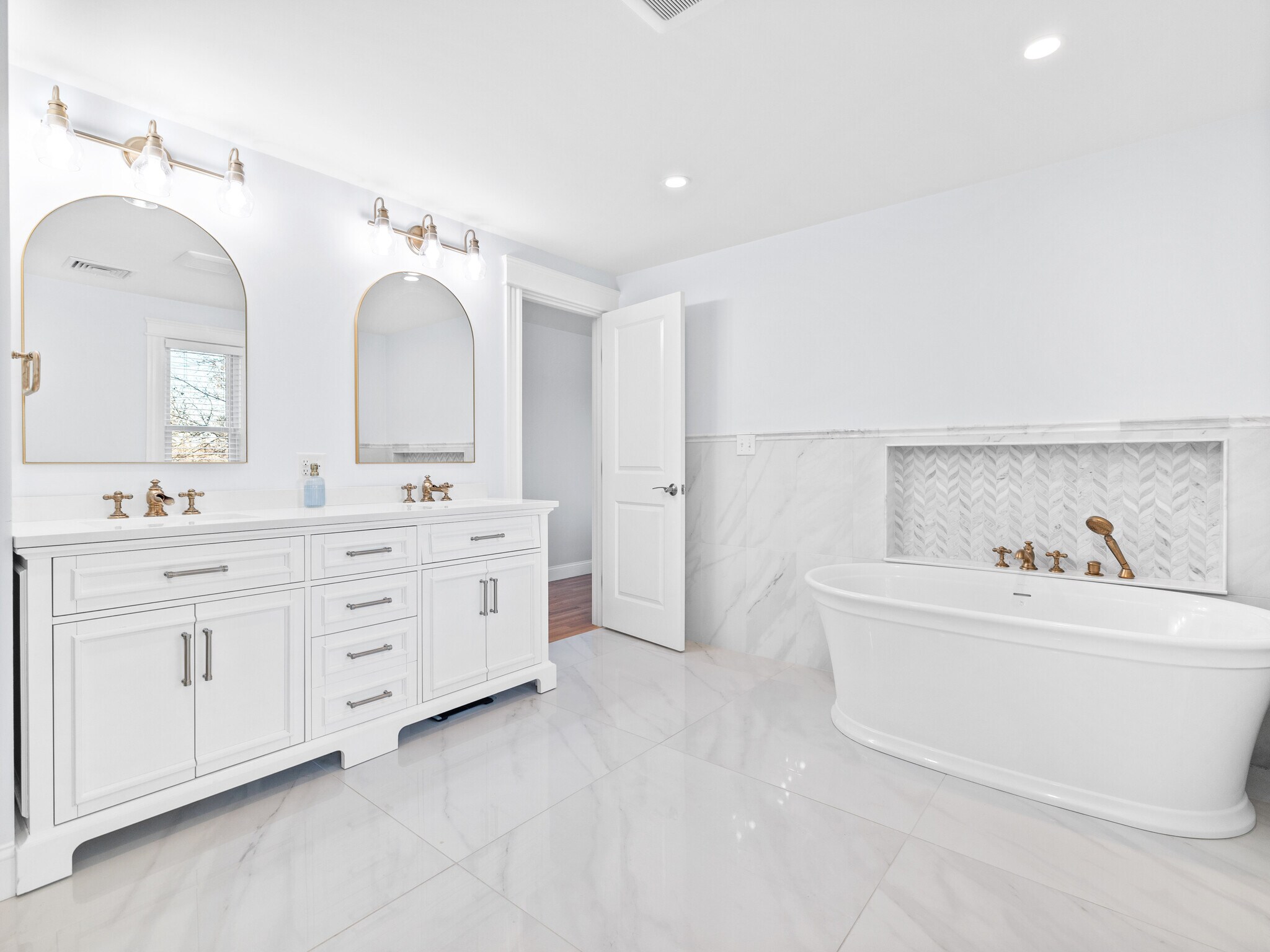 Building Photo - 25 Falmouth Rd