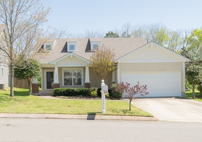 Primary Photo - Former model home in highly sought after B...