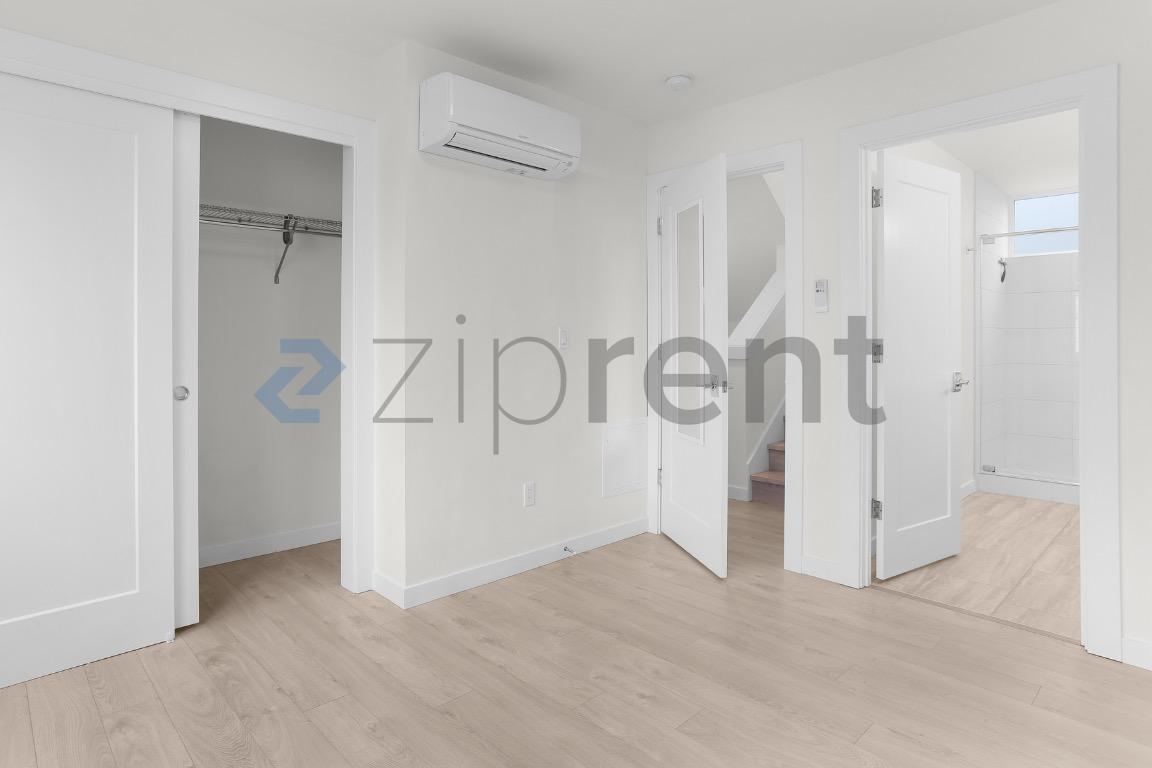 Building Photo - Unit C