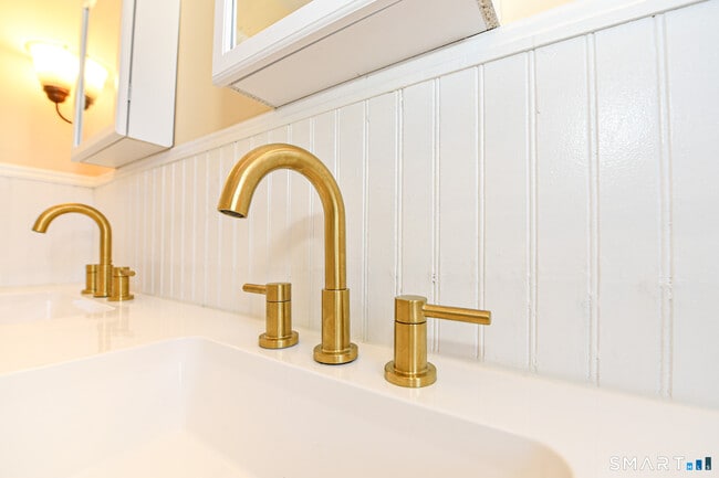 Building Photo - 90 Mary Ellen Dr