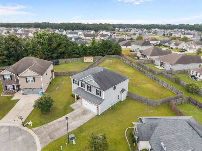 Building Photo - Welcome to Carolina Plantations!