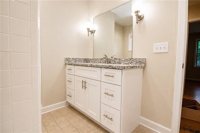 Building Photo - 3470 Clubland Dr