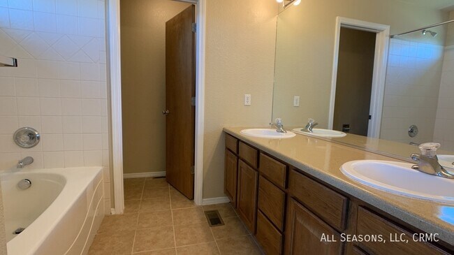 Building Photo - 3447 Astana Dr