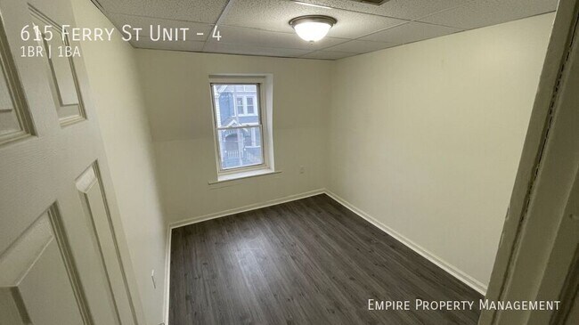 Building Photo - 615 Ferry St