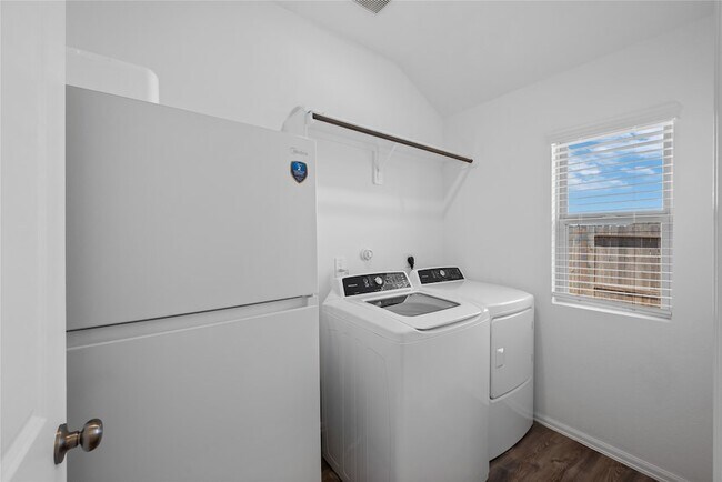 Building Photo - 237 Augustine Wy