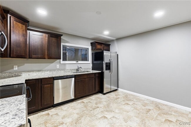 Building Photo - 4 1st St