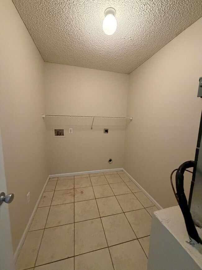 Building Photo - 101 Talbot Ct