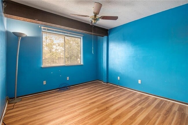 Building Photo - 112 Camelot Dr