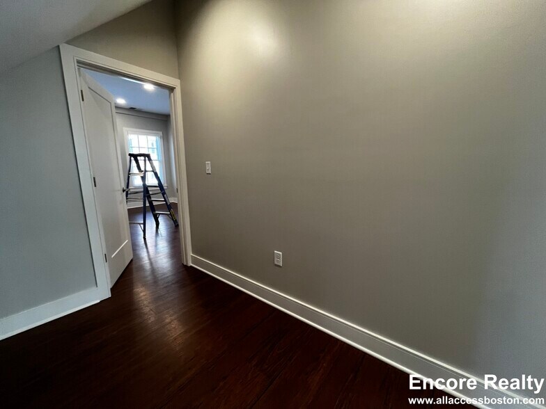 Building Photo - 390 Harvard St