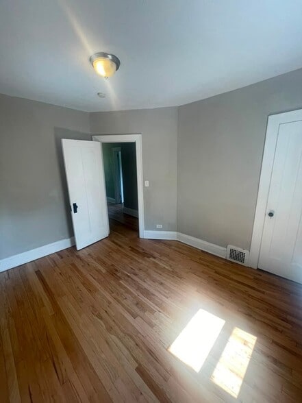 Building Photo - 1462 Parkhill Rd