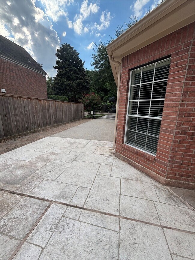 Building Photo - 13135 Rosewood Glen Dr