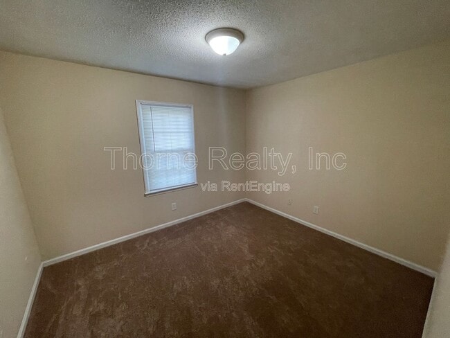 Building Photo - 406 Dowd St
