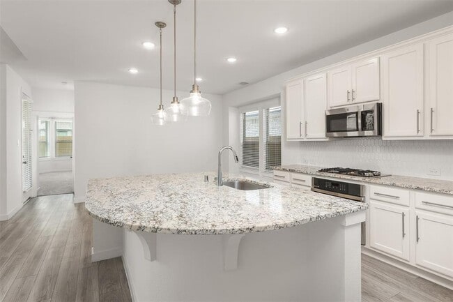 Building Photo - 13005 Blue Flora Dr