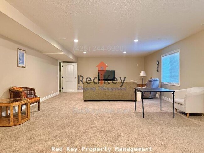 Building Photo - 739 Elk Meadow Loop