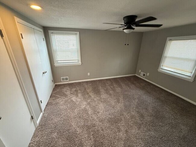 Building Photo - 3BR/2.5BA Duplex w/ 1-Car Garage + Fenced Yard