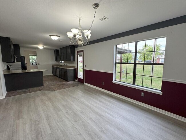 Building Photo - 590 Duckworth St