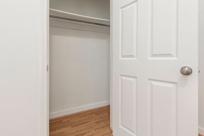 Building Photo - 522 Zane St