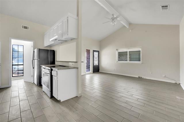 Building Photo - 405 S Las Vegas Trail