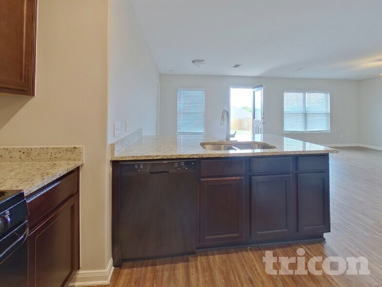 Building Photo - 4215 Calla Dr