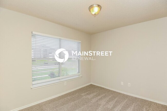 Building Photo - 3 Bedroom Pet-Friendly Home in Fort Worth, TX with Main Street Renewal