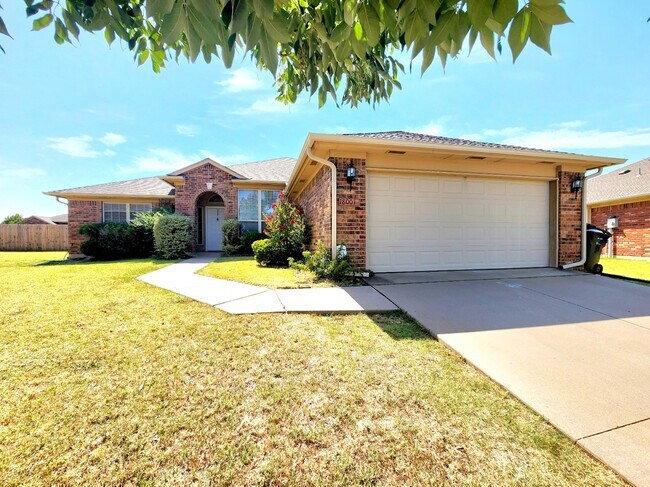 Building Photo - 18001 Montoro Way