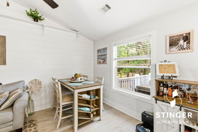 Building Photo - 40 Canopy Ln