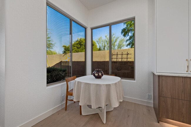 Building Photo - 7152 E Night Glow Cir