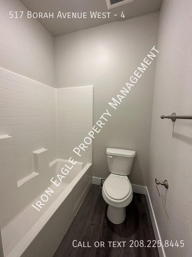 Building Photo - 517 Borah Ave W