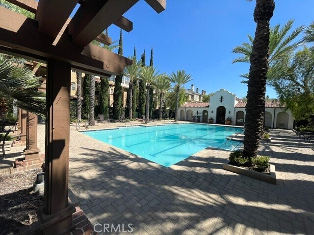 Building Photo - 717 S Casita St