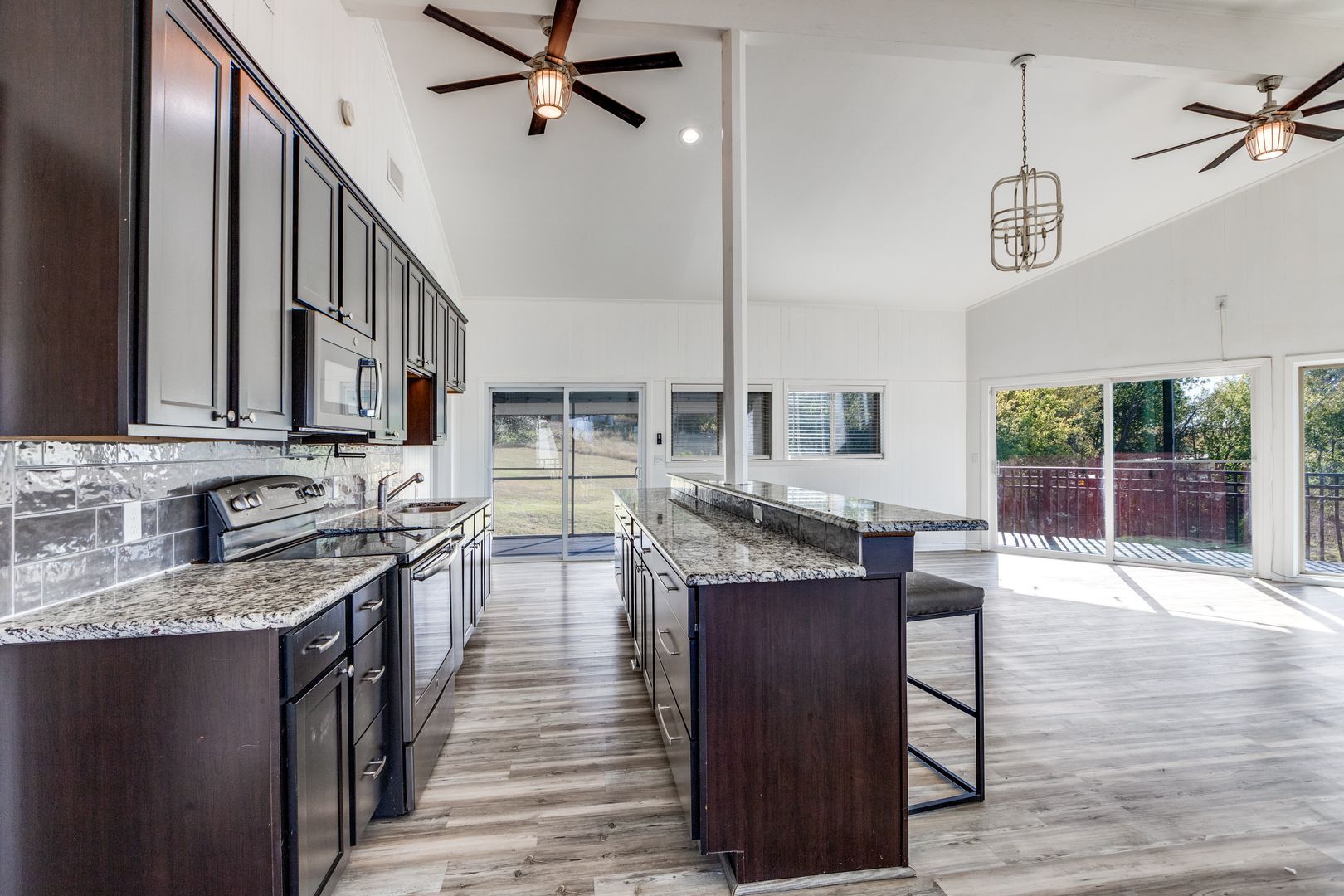 Building Photo - 4012 Tennis Club Rd