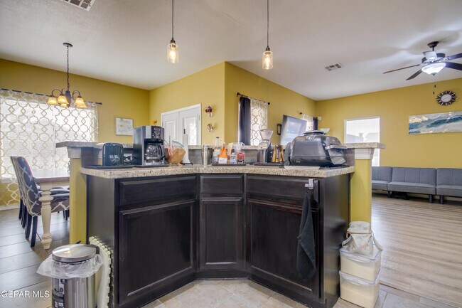 Building Photo - 14600 Christian Castle