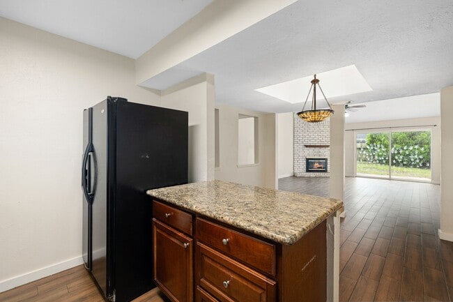 Building Photo - 22723 Braken Carter Ln