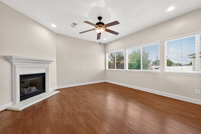Building Photo - 6247 Settlers Lake Cir E