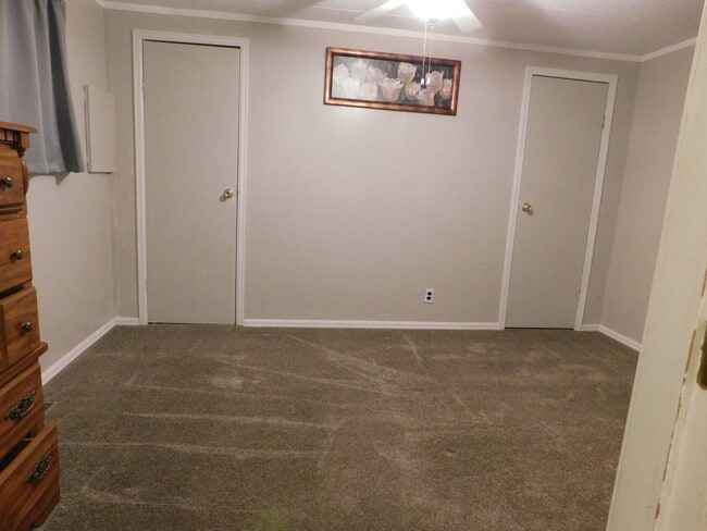 Building Photo - Unique Property