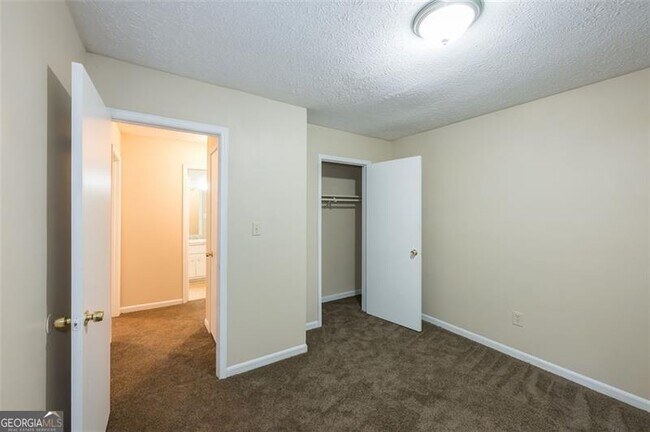 Building Photo - 3038 Courtney Dr
