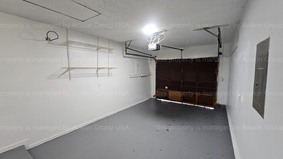 Building Photo - 3545 Villa Pl