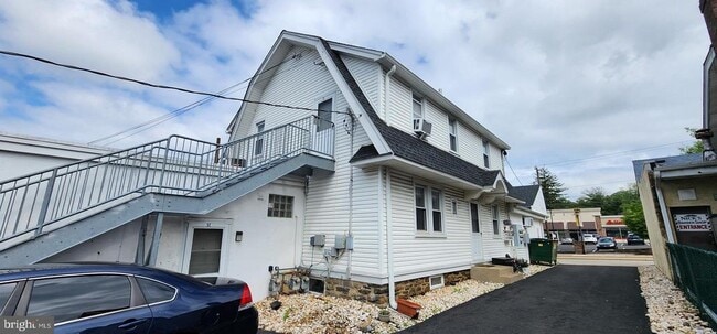 Building Photo - 1310 Easton Rd