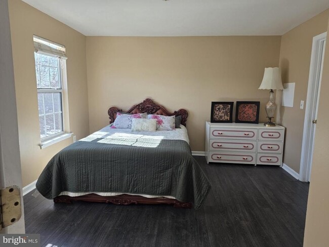 Building Photo - 1037 Gardenview Loop