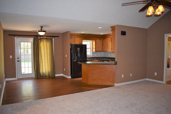 Building Photo - 2470 Navigator Cir