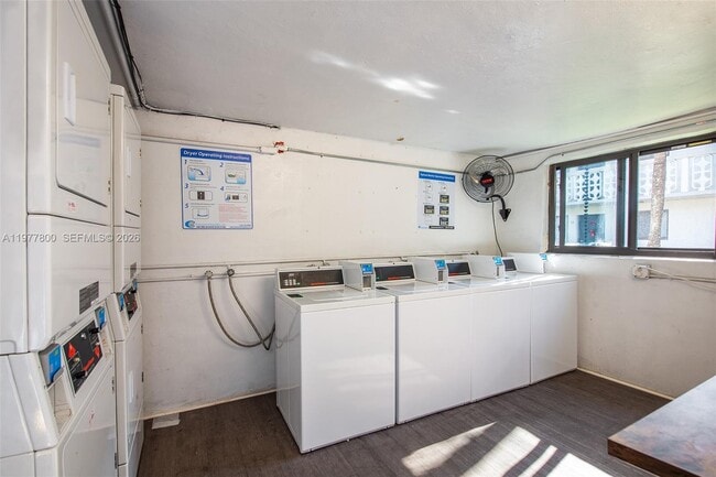 Building Photo - 1330 W 29th St