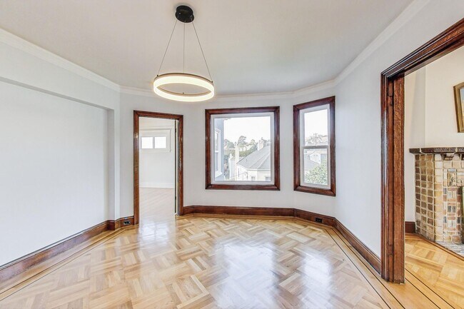 Building Photo - Introducing the Perfect Blend of Elegance and Comfort in San Francisco's Westwood Highlands!