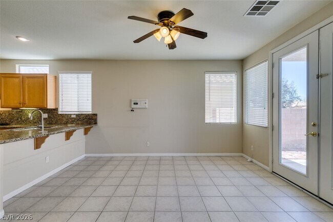 Building Photo - 2722 Woodflower Ave