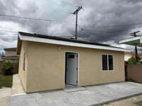 Building Photo - 725 S Spruce St